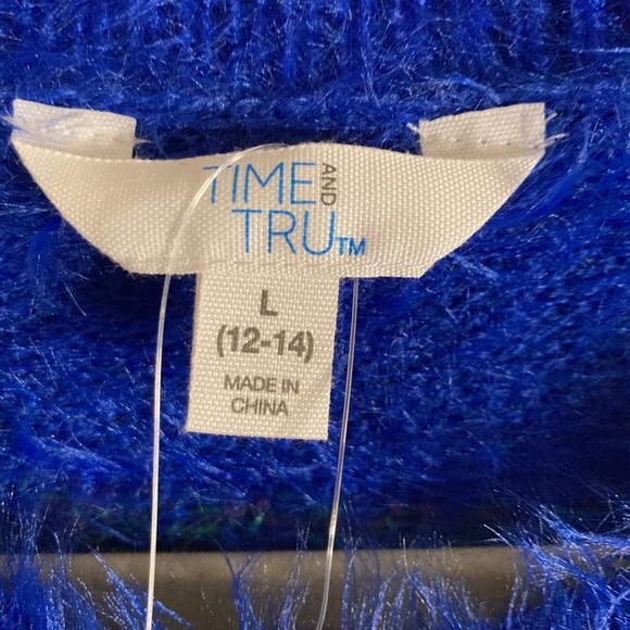 Festive Holiday sweater - Picture 6 of 6